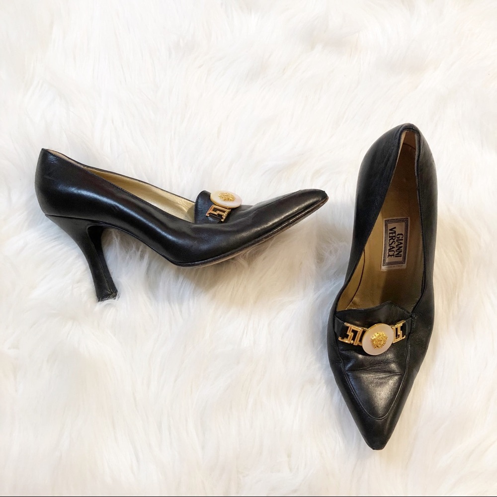 Gianni Versace black pointed toe heels 37 7.5